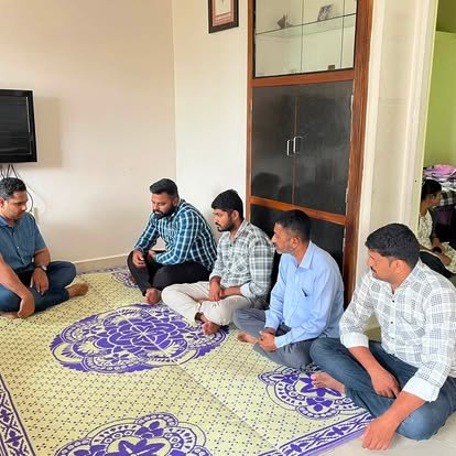 कार्यकर्त्यांसोबत बैठक