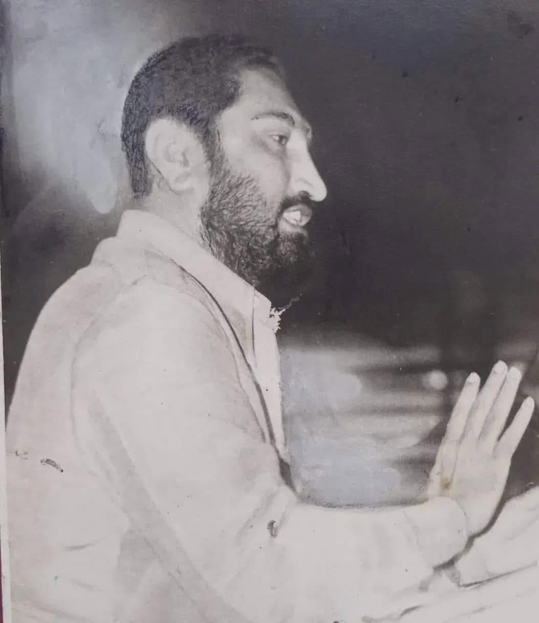 स्वर्गीय लोकनेते सदाशिवराव मंडलिक यांचे जुने छायाचित्र